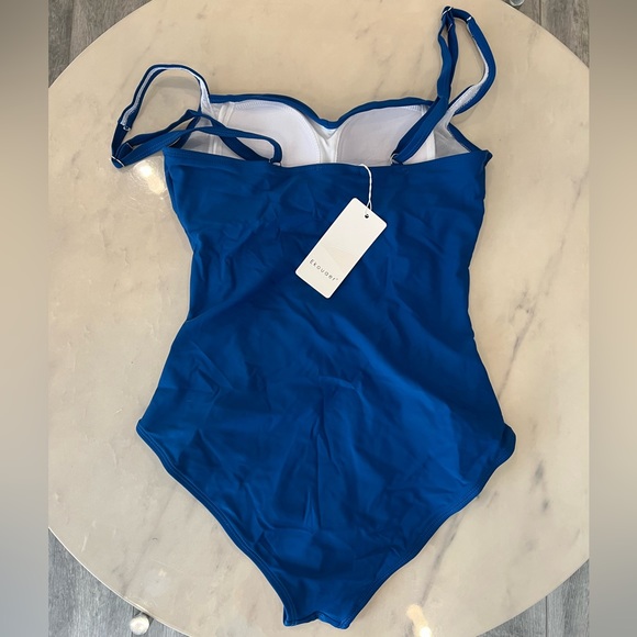 Ekouaer, Women’s, One Piece, Ruched, Swimsuit. - Picture 4 of 9